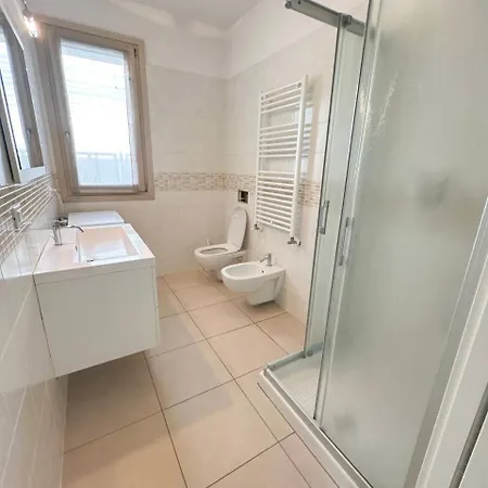 Renzo- Parcheggio E Giardino Privati A Pochi Passi Dal Mare