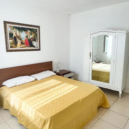 Appartement Renzo- Parcheggio E Giardino Privati A Pochi Passi Dal Mare *