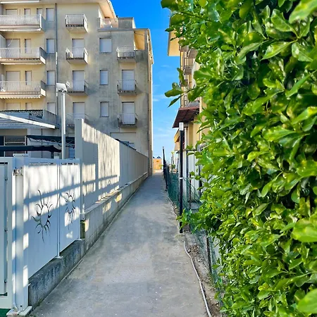 Apartment Renzo- Parcheggio E Giardino Privati A Pochi Passi Dal Mare *