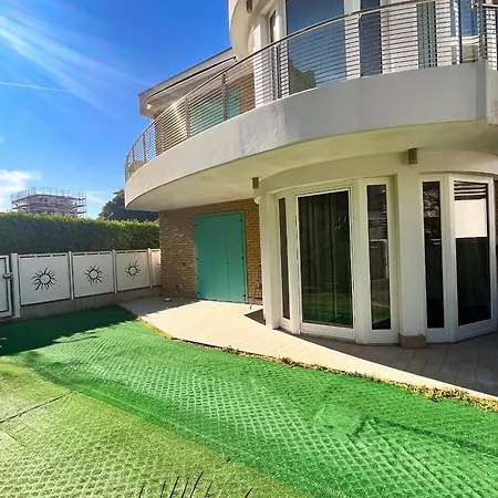 Renzo- Parcheggio E Giardino Privati A Pochi Passi Dal Mare *