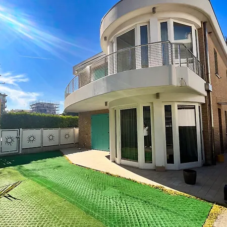 Renzo- Parcheggio E Giardino Privati A Pochi Passi Dal Mare *